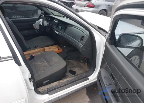 2010 Ford Crown Victoria Police/Police Interceptor из США, поврежденный, VIN 2FABP7BV3AZ111477